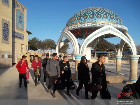 اردوی راهیان نوردانش آموزی شهرستان خمین در مناطق عملیاتی جنوب