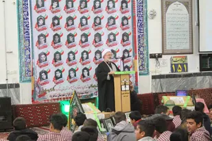 مقاومت درس بزرگ شهدا/علم اندوزی راه پیشرفت انقلاب اسلامی