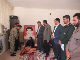 دیدار با خانواده شهداء در  کوهرنگ
