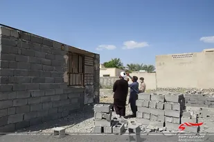 بازدید مسئول دفتر نمایندگی ناحیه فنوج از منازل درحال ساخت برای محرومین شهرستان فنوج