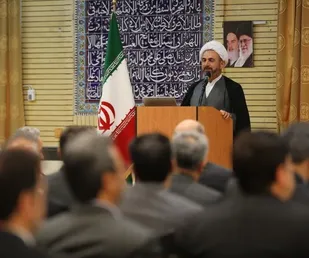 امام جمعه ایلام: مرز مهران به مدیریت اصولی برای تکریم زائران نیاز دارد