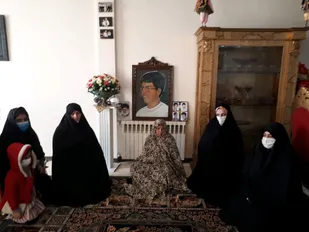 بازدید از خانواده شهیدان و کمک به نیازمندان