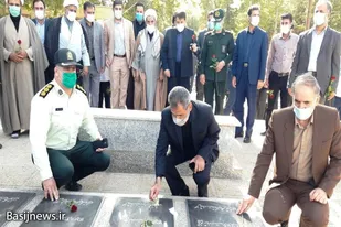 غبارروبی گلزار شهدای نهاوند به مناسبت هفته دولت