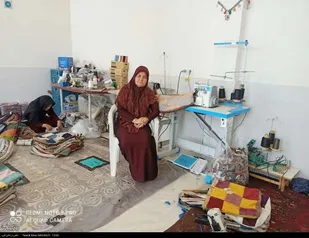گلستان
بانوی کارآفرین روستایی: حمایت خانواده مهم ترین رکن موفقیت زنان کارآفرین / ۲۴ زن روستایی در کارگاه خیاطی ام مشغول به کار هستند