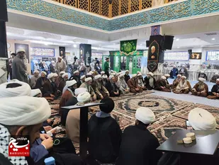 حضور نمایندگان مجمع طلاب قم در بیت الزهرا کرمان