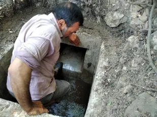 آغاز عملیات بهسازی چشمه روستای مرزی بالکور + تصاویر
