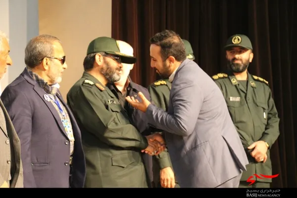 خبرنگار افتخاری بسیج : امیر حسین پیری