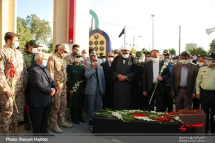 غبارروبی مزار مطهر شهدا و همایش جاماندگان راهیان نور در همدان