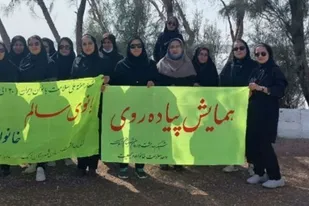 برگزاری همایش پیاده&zwnj;روی بانوان شبکه بهداشت و درمان زهک&nbsp;