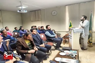 دشمنان با روایت نادرست از انقلاب، درصدد ناامید کردن مردم هستند