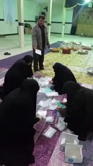 بسته بندی کمک های مومنانه به مناسبت یلدای زینبی