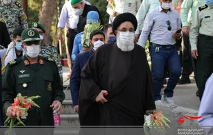 ۱۵۸ گلزار شهدای استان البرز در هفته دفاع مقدس گلباران شد/عطرافشانی مزار شهدا در امام زاده محمد (ع) کرج