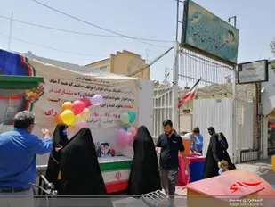 شور انتخاباتی بسیجیان حوزه یک دانش آموزی قم از نگاه دوربین