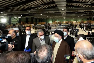 بازديد رئیس جمهور از يك كارخانه تعطيل در زنجان+تصاوير