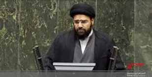 تمرکز دشمن بر مشکلات اقتصادی است/ با فشار می خواهند ملت را از حکومت جدا کنند