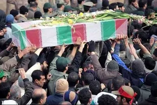 خاکسپاری دو شهید گمنام در دانشگاه آزاد اسلامی نهاوند