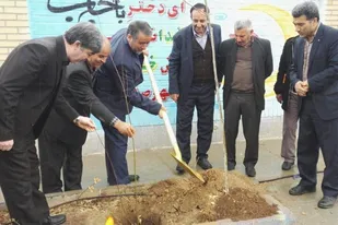 معاون استاندار و فرماندار شاهرود بر حفظ منابع طبيعي وگسترش درختكاري تاكيد کرد