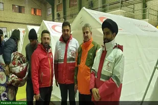 حضور گروه&zwnj;های جهادی طلاب بسیجی در کمپ&zwnj;های اسکان زلزله زدگان خوی