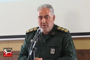 فرمانده سپاه شاهین&zwnj;دژ با خانواده شهدای اهل سنت دیدار کرد