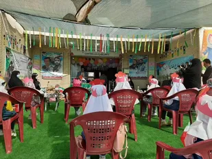 نواخته شدن زنگ مهر در خمینی شهر