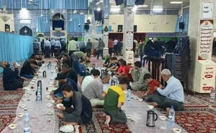 روزانه بیش از هزار پرس طعام گرم توسط گروه جهادی بین المللی عبرات استان قزوین طبخ و توزیع می شود