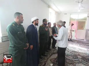 دیدار با خانواده شهدا موجب عزت و افتخار است