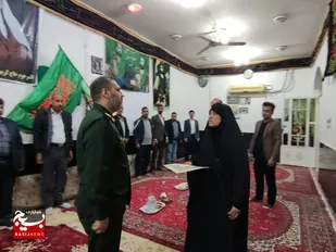 شهیدان مانند ستاره راهنما راه را به همه نشان می دهند