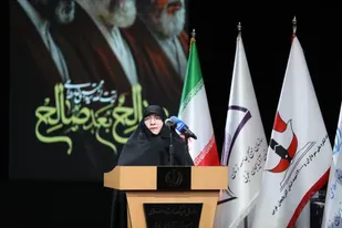 زنان ایرانی علاوه بر حفظ سنگر خانواده، در عرصه&zwnj;های مختلف فعال هستند