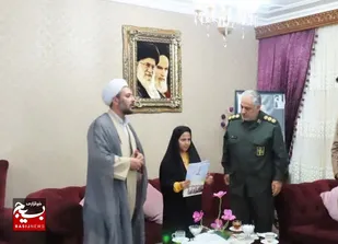 دیدار فرمانده سپاه شاهین دژ با دختران شهید صمد بوستانی