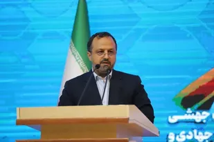 رئیس جمهور برای رفع عیوب ساختاری اقتصاد ایران در تلاش است