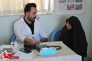 اقدام جهادی پزشکان و پرستاران در بلوک تکاب با همکاری بسیج سازندگی خوشاب