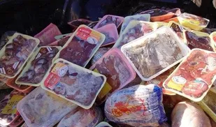 کشف گوشت و مرغ فاسد توسط تعزیرات در همدان