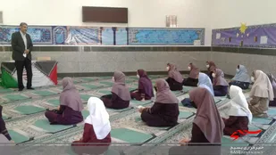 نشست خاطره گویی رزمندگان در جمع دانش آموزان اراکی