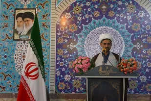 آزادگان سمبل ایستادگی برابر دشمن هستند