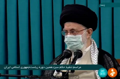 مسیری که ملت را به حقوق اساسی خود می رساند تمسک به ارزش های انقلاب است
