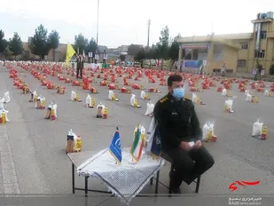 همزمان با پنجم آذر یکهزار بسته معیشتی دربناب توزیع شد