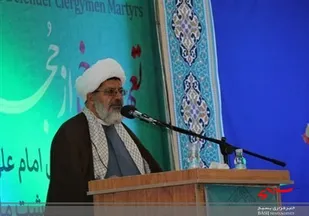 روحانیت در میدان عمل مجاهدانه تر از میدان علم آموزی عمل می کنند