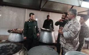 طبخ و توزیع بیش از ۱۵۰۰ پرس غذای گرم بین نیازمندان در شب شهادت امیرالمومنین (ع) در پیشوا