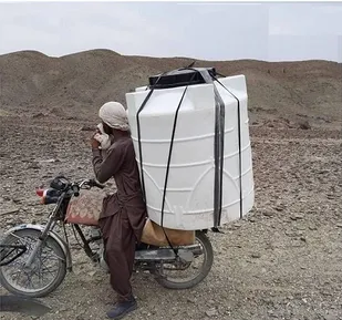 تانکرهای آب  &laquo; پویش قلک آبی&raquo; دانشجویان در روستاهای سیستان و بلوچستان نصب شد