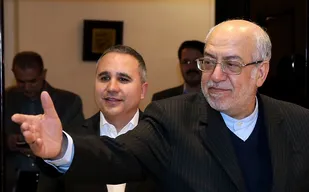 آقای نعمت زاده چون حقوق نجومی می&zwnj;گیرد سر و صدا را جایز نمی&zwnj;داند