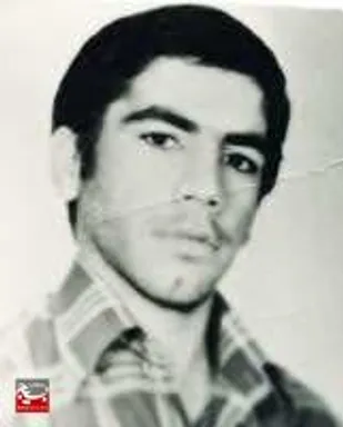 شهید الله&zwnj;رحم آقایی فرزند غفور است که در دوم خرداد سال ۱۳۴۵ در گتوند دیده به جهان گشود