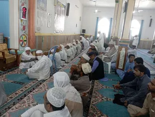 گفت&zwnj;وگوی بی&zwnj;واسطه با مردم؛ برگزاری جلسات روشنگری و تبیینی در مساجد فنوج