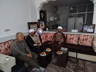 دیدار با خانواده شهید سید یحیی براتی به مناسبت هفته دفاع مقدس