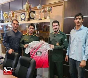 پیراهن تیم والیبال مقاومت البرز رونمایی شد