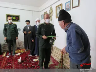 دیدار مسئولان سپاه عاشورا با خانواده شهدا در ورزقان