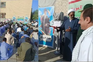 نوجوانان نقطه هدف دشمن در جنگ ترکیبی است