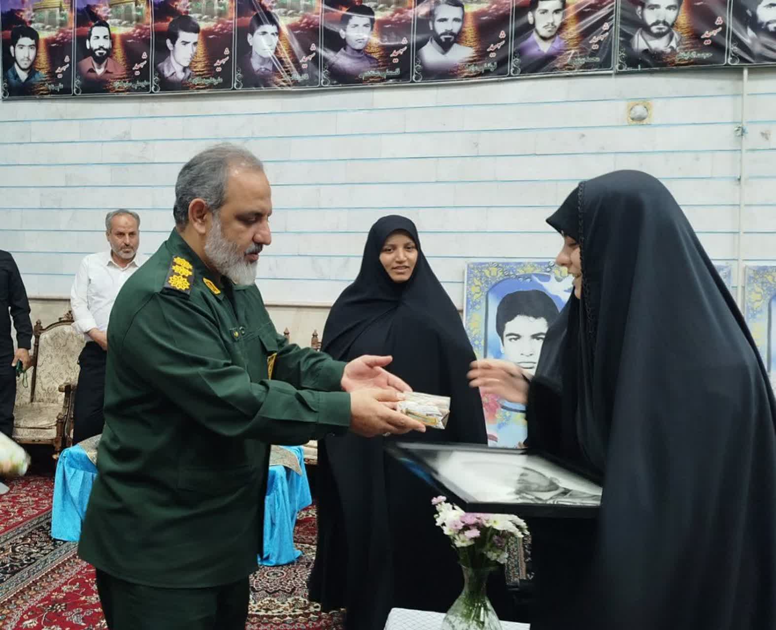 امروز هدف دشمن، تغییر تدریجی باورها و ارزشهای دینی در دل خانوادههاست امروز هدف دشمن، تغییر تدریجی باورها و ارزشهای دینی در دل خانوادههاست