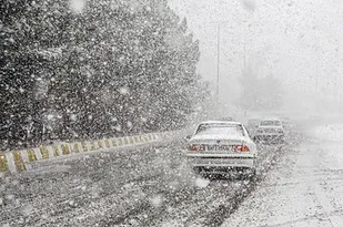 کولاک مقطعی برخی از جاده های استان زنجان را فرا گرفته است