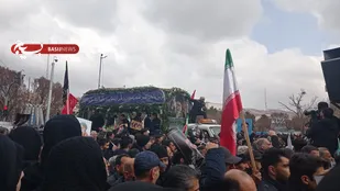 امام خامنه ای کشور را با وحدت، شکست ناپذیر کرد