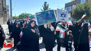 اجتماع باشکوه زینبیون در زاوه؛ بانوان انقلابی حمایت از ولایت و حجاب را فریاد زدند